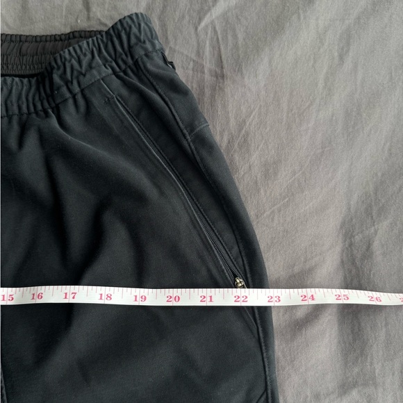 Men’s Black Lululemon Pants - Picture 2 of 6